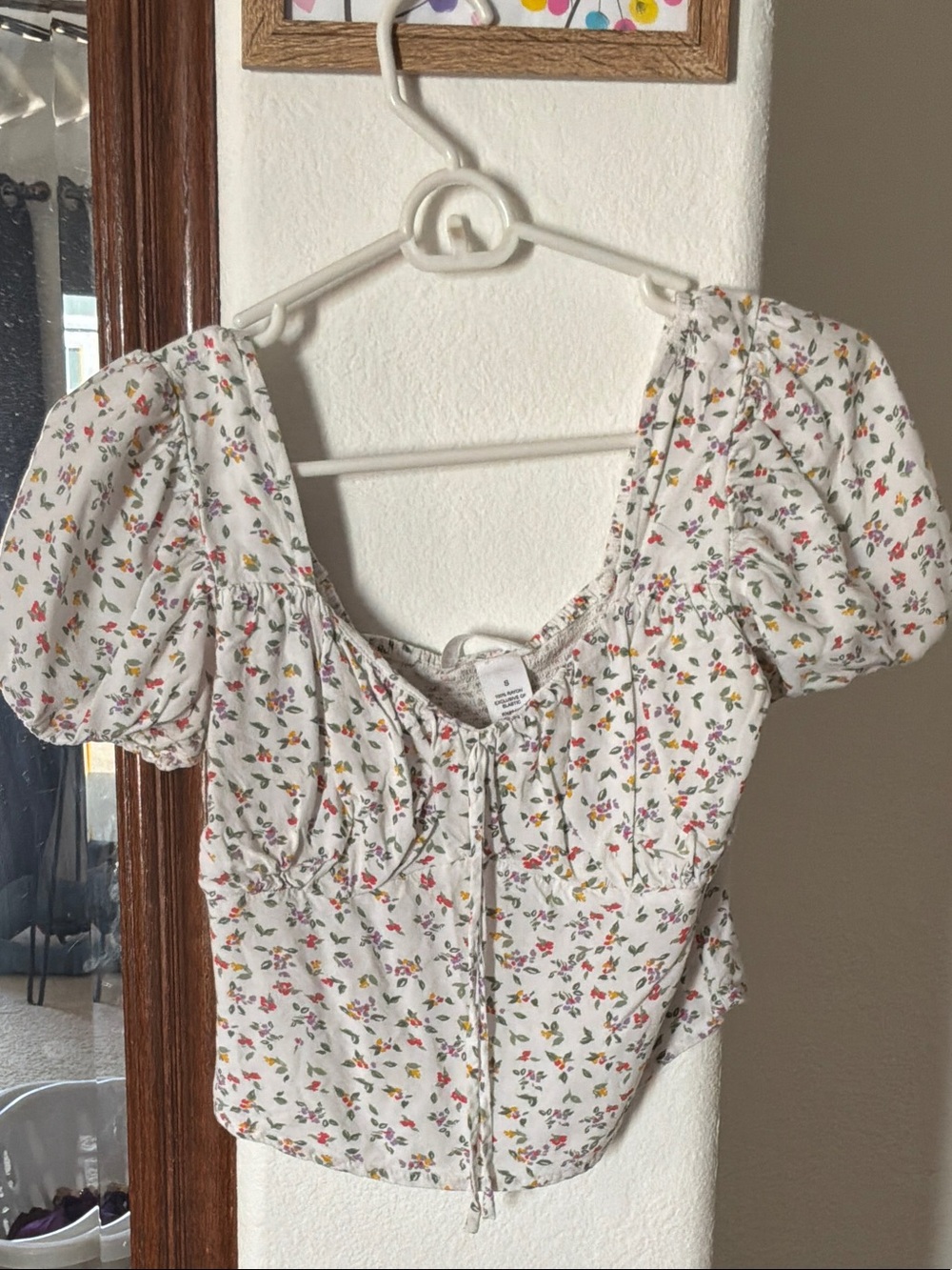 Planet Gold White Floral Puff-Sleeve Tie-Front Crop Top